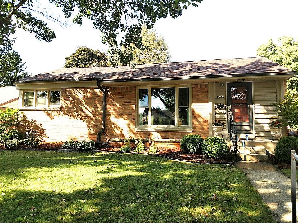 1st image of 9628 W Lorraine Pl