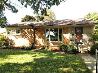 9628 W Lorraine Pl, Milwaukee, WI 53222