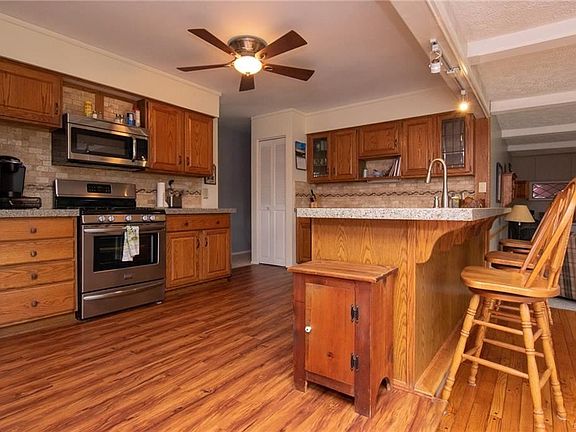 5th image of 120 W Lafayette St