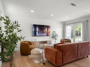 22309 Leadwell St, Canoga Park, CA 91303