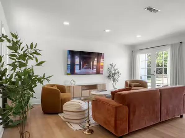 22309 Leadwell St, Canoga Park, CA 91303