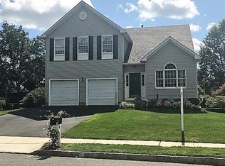 10 Mahogany Dr, Burlington, NJ 08016