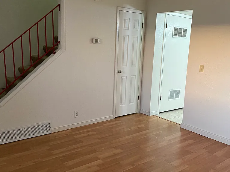 431 S Cheyenne St — Photo 2