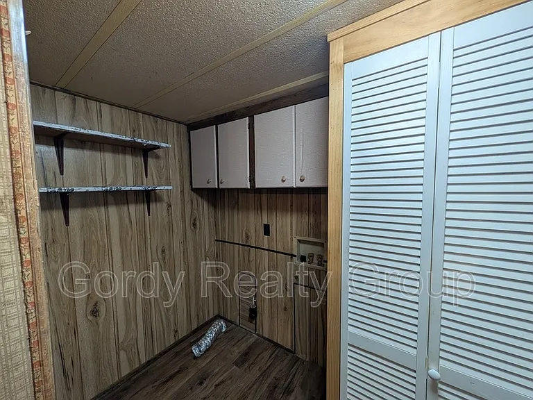 6511 Blue Springs Rd — Photo 9