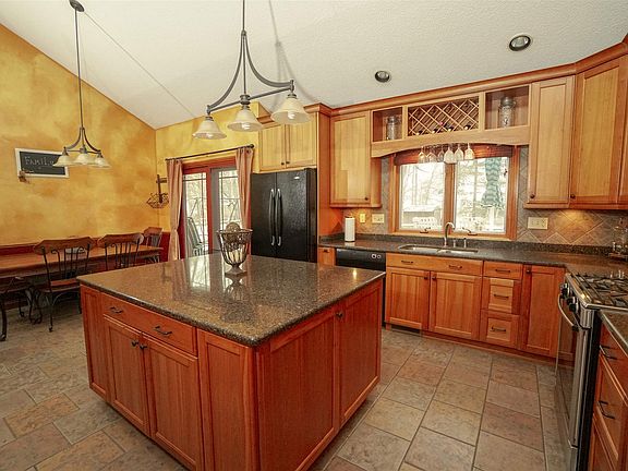 5th image of 118 E Circle Dr