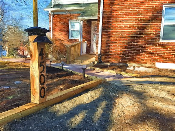 Super simple rear access to kitchen door directly from offstreet parking.