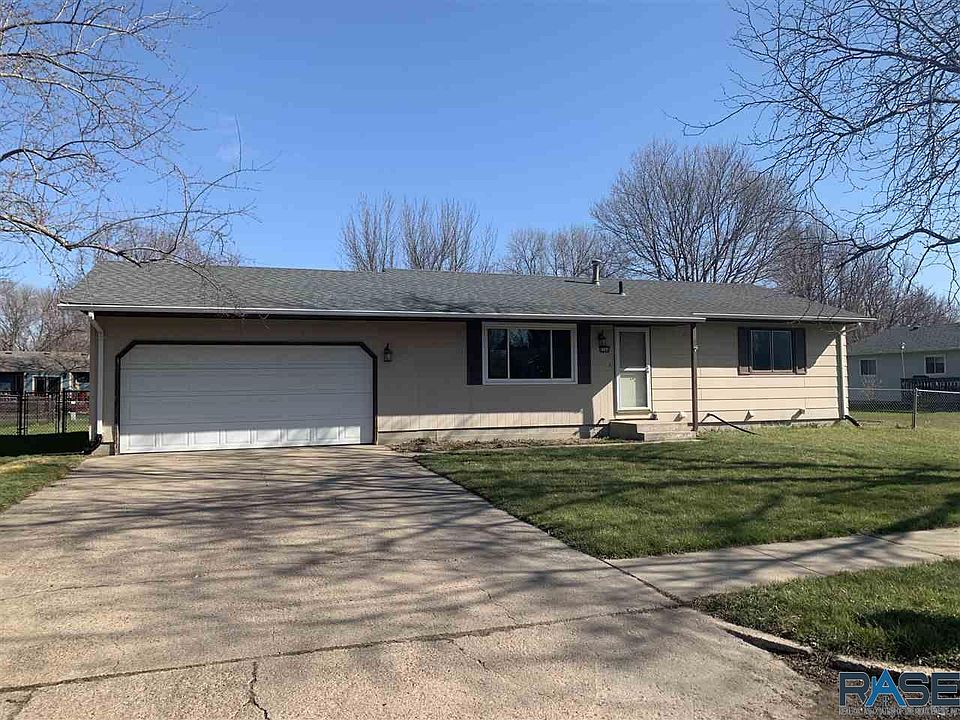 1st image of 6504 W Essex Dr