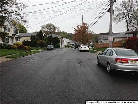 3rd image of 294 Elvin St