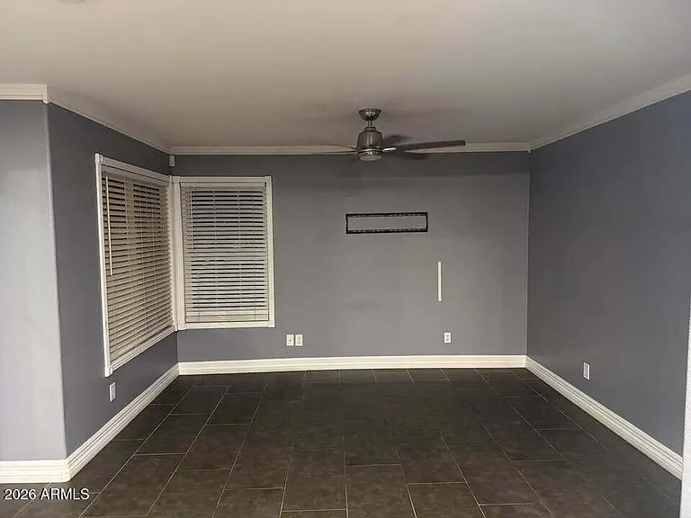 8623 W Cambridge Ave — Photo 6
