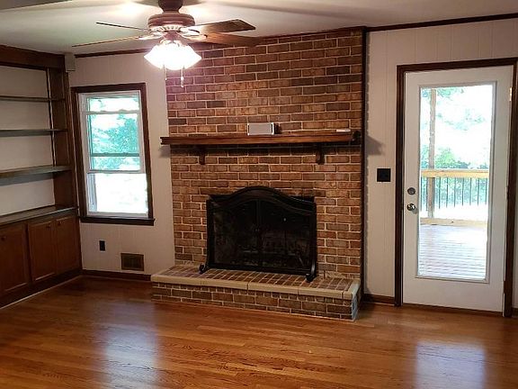 3rd image of 3089 Saint Helena Dr