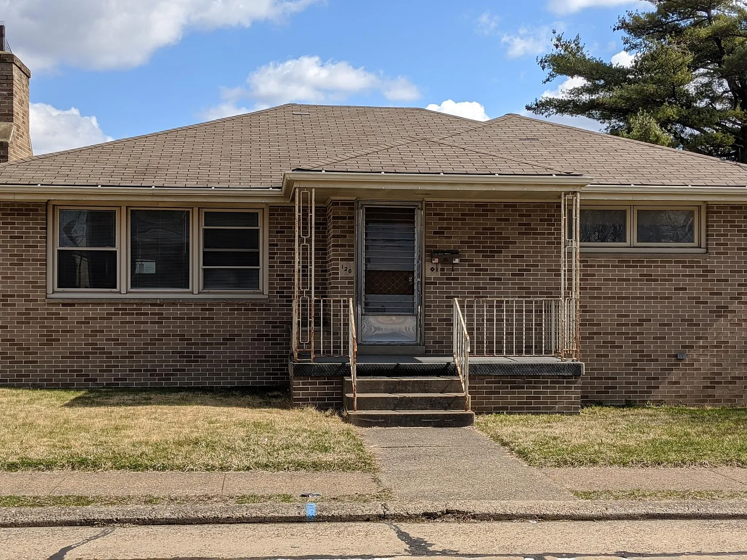 120 2nd St photo 1