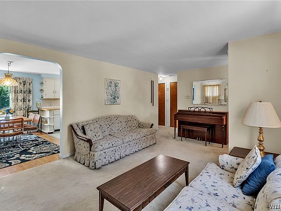 5th image of 31 Wendover Ave