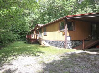 5229 Gumlog Rd, Young Harris, GA 30582