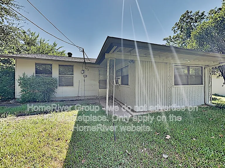 1319 Wisteria Way — Photo 15