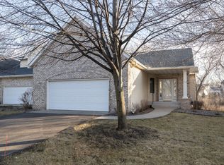 20527 Kalmeadow Ct, Lakeville, MN 55044