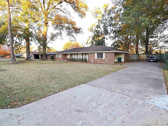 3rd image of 4102 Woodway Dr