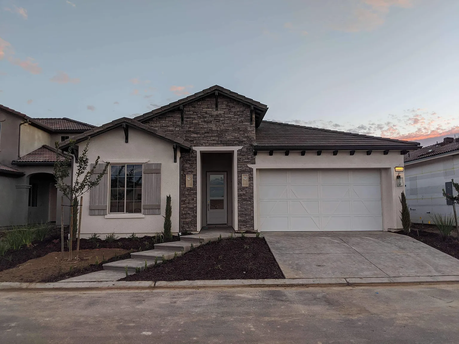 4 bed, 2.5 bath, 2032 sqft, $2,850 — Photo 1