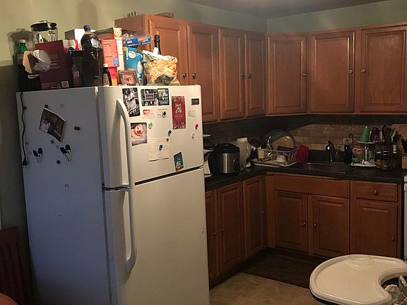 3rd image of 500 Fairhill St