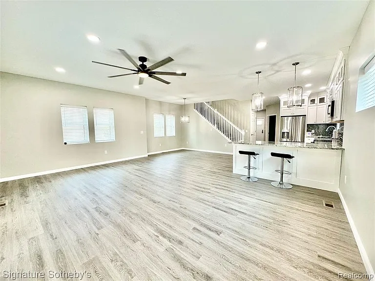 442 Ardmore Dr — Photo 31