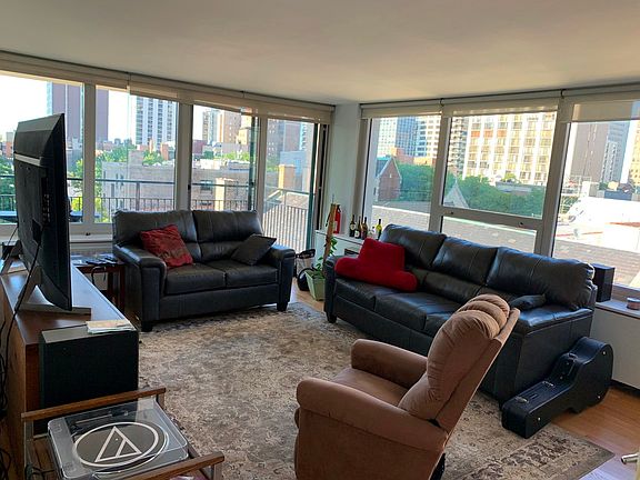 5th image of 88 W Schiller St APT 601