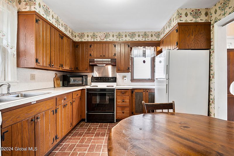 3rd image of 21 Eileen Street