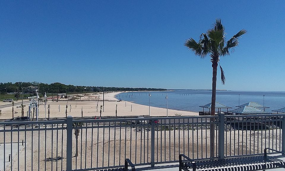 2 blocks to beach!