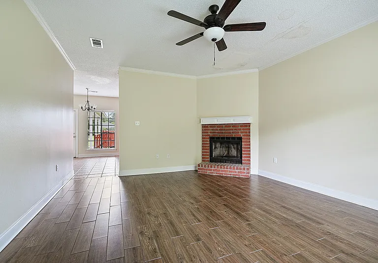 17418 Deer Lake Ave — Photo 3