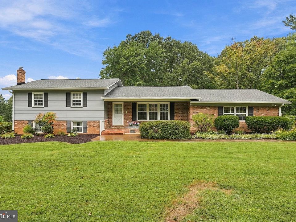 1st image of 19452 Hickory Dr