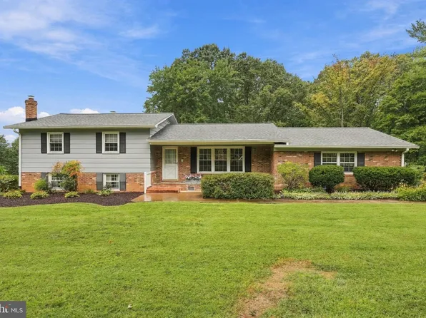 19452 Hickory Dr, Culpeper, VA 22701