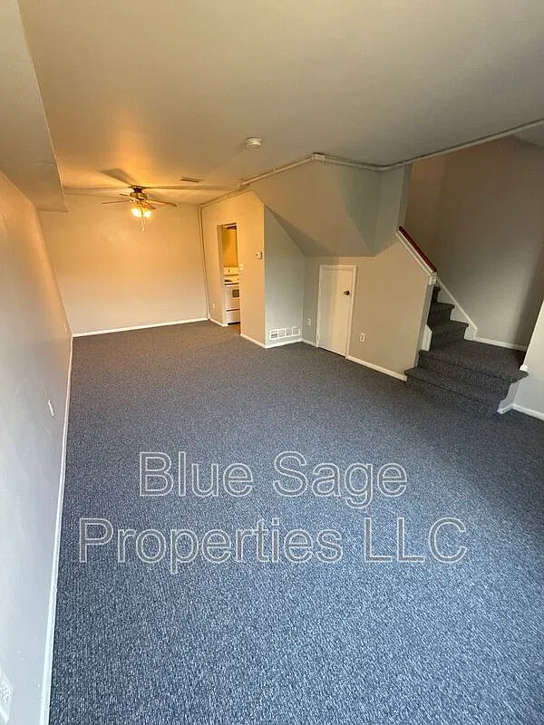 2 bed, 1.0 bath, 768 sqft, $1,350 — Photo 2
