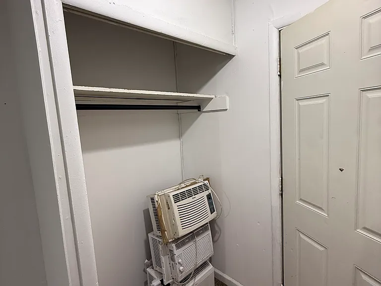 2027 E Madison St #3 — Photo 4