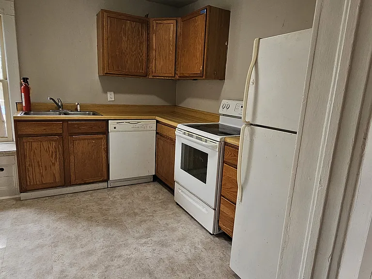 1726 Commonwealth Ave — Photo 2