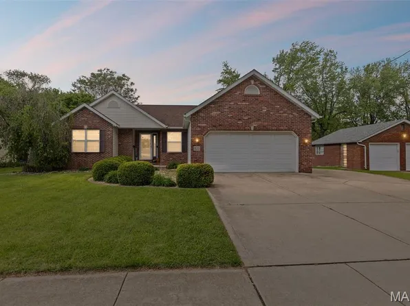 623 Summit Ave, Collinsville, IL 62234