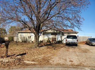 520 Meadowbrook Ct, Newton, KS 67114