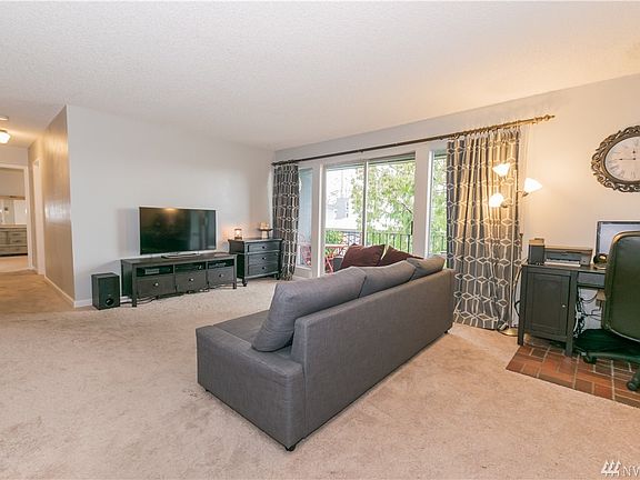 3rd image of 10459 Des Moines Memorial Dr S APT S403
