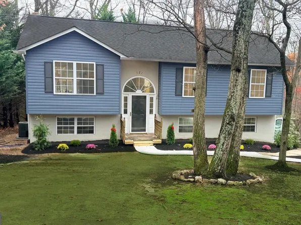 121 Graywolf Trl, Winchester, VA 22602