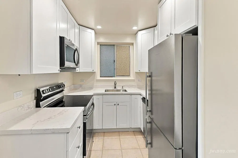 Brand New Remodeled Spacious View 1bd w/ Patio! Must See! — Photo 4