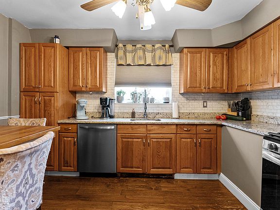 5th image of 3670 Sussex Ln