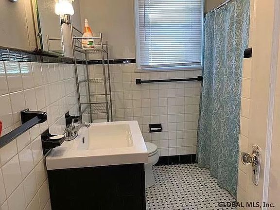 2nd image of 45 Holmes Ct #1