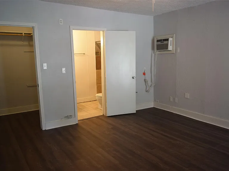 9902 Tolman St — Photo 19