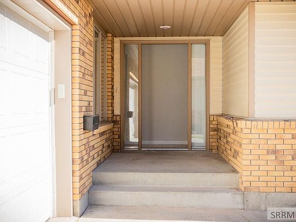 3rd image of 2281 Henryanna Ave
