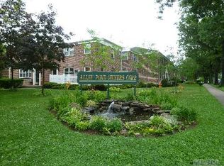 22634 Kingsbury Ave, Bayside, NY 11364