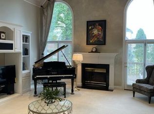 11111 Herring Ct, Louisville, KY 40291