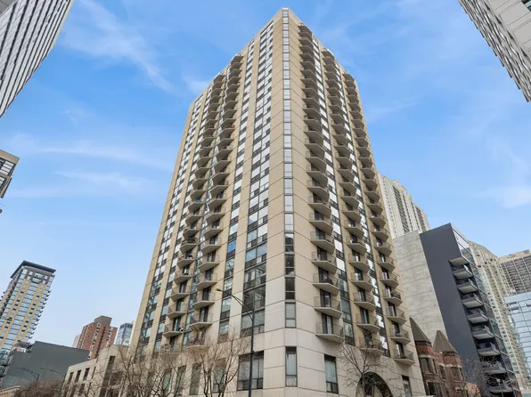 70 W Huron St APT 1804, Chicago, IL 60654
