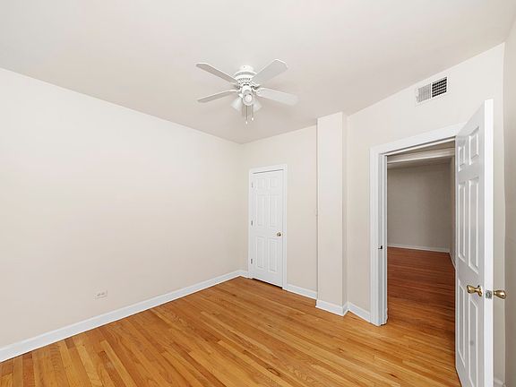 5th image of 540 W Aldine Ave