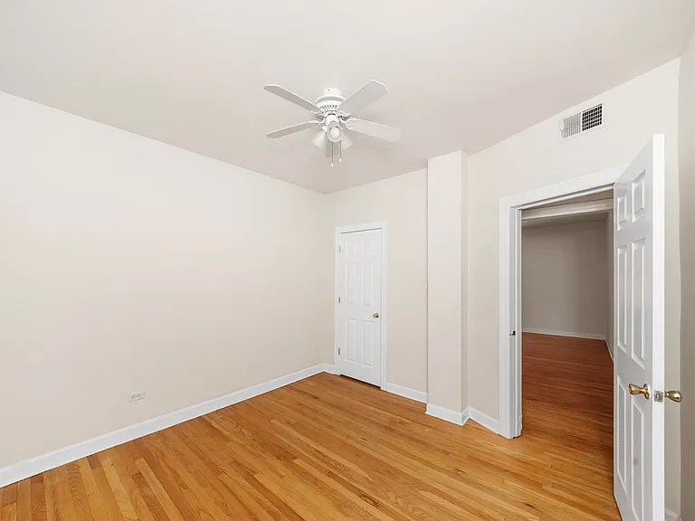 540 W Aldine Ave — Photo 5