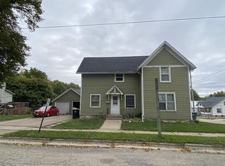 215 Rosendale St, Beaver Dam, WI 53916
