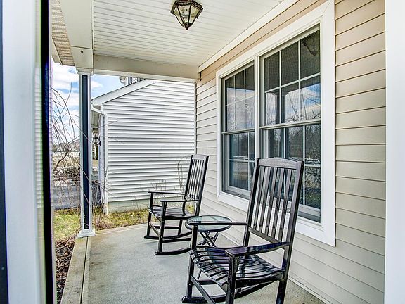 2nd image of 8147 Willow Brook Csg Dr