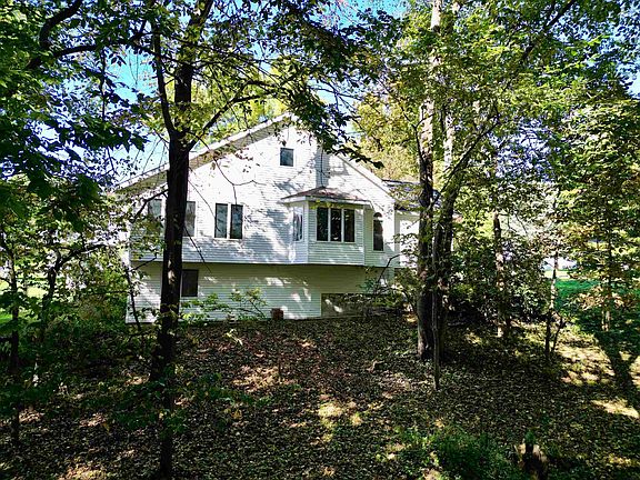 2nd image of 903 Ridge Rd