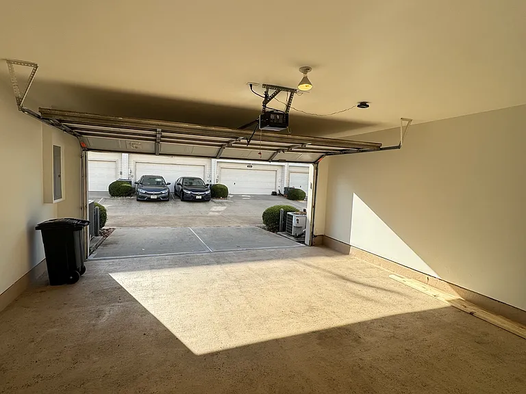 2244 Ann St — Photo 17